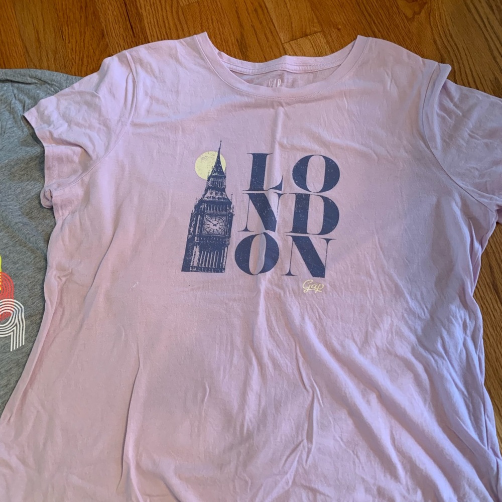 2 Gap T-Shirts for women size XL - Picture 2 of 6
